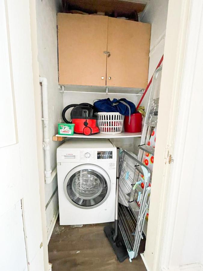 Open Plan 2 Bed Apt, Near Castle Édimbourg